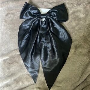 Elegant Black Satin Hair Bow nwt large